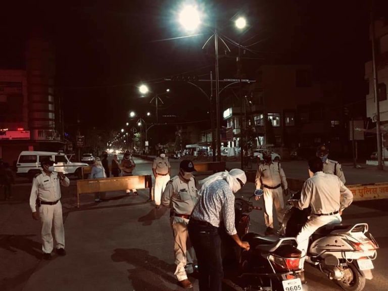 बिना वजह घूम रहे 71 लोगों को भेजा गया अस्थाई जेल, कोविड मानकों का उल्लंघन करने वालों से वसूला 1 लाख 48 हजार 600 रुपए जुर्माना