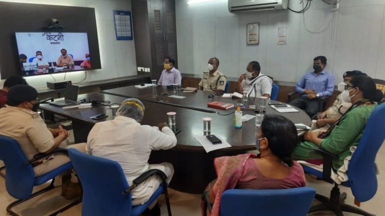 मध्य प्रदेश के मुख्यमंत्री शिवराज ने किया जिला संकट प्रबंधन समिति के सदस्यों से संवाद