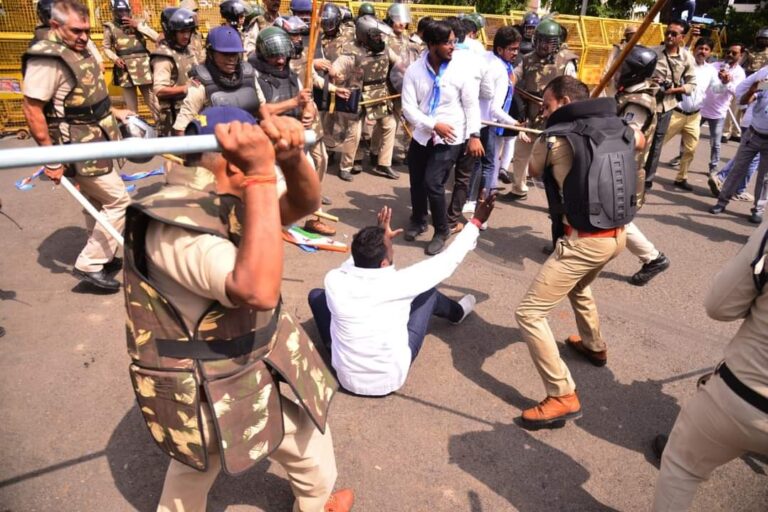 साहब, छात्र हैं आतंकवादी नहीं !