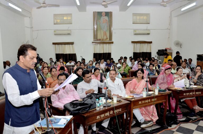 जबलपुर के विकास के लिए महापौर ने पेश किया 1800 करोड़ रुपये का बजट